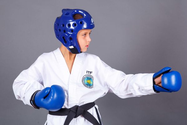 Отличия защитной экипировки для тхэквондо у разных федераций (WTF, ITF, GTF)