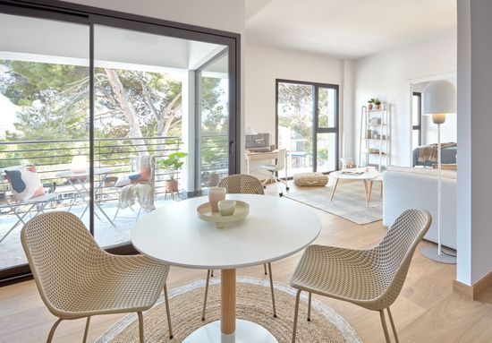 Стул Quinby бежевый La Forma Испания 