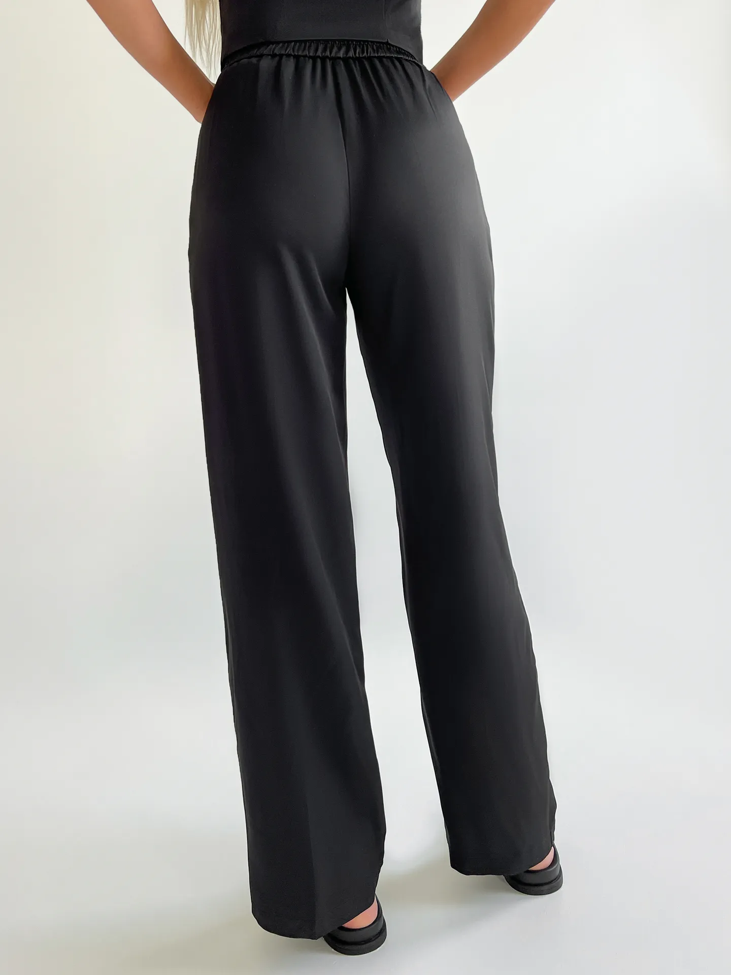 Костюм Miss Diva 11404 однотонный из жилетки и брюк-палаццо