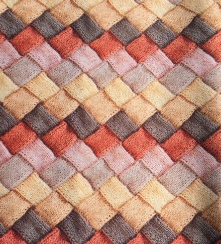 Вязанка с красным