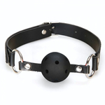 Черный кляп с отверстиями для дыхания (Цвет: черный)