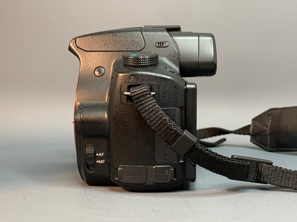Sony SLT-A37 Kit 18-55mm 5.871 Кадров