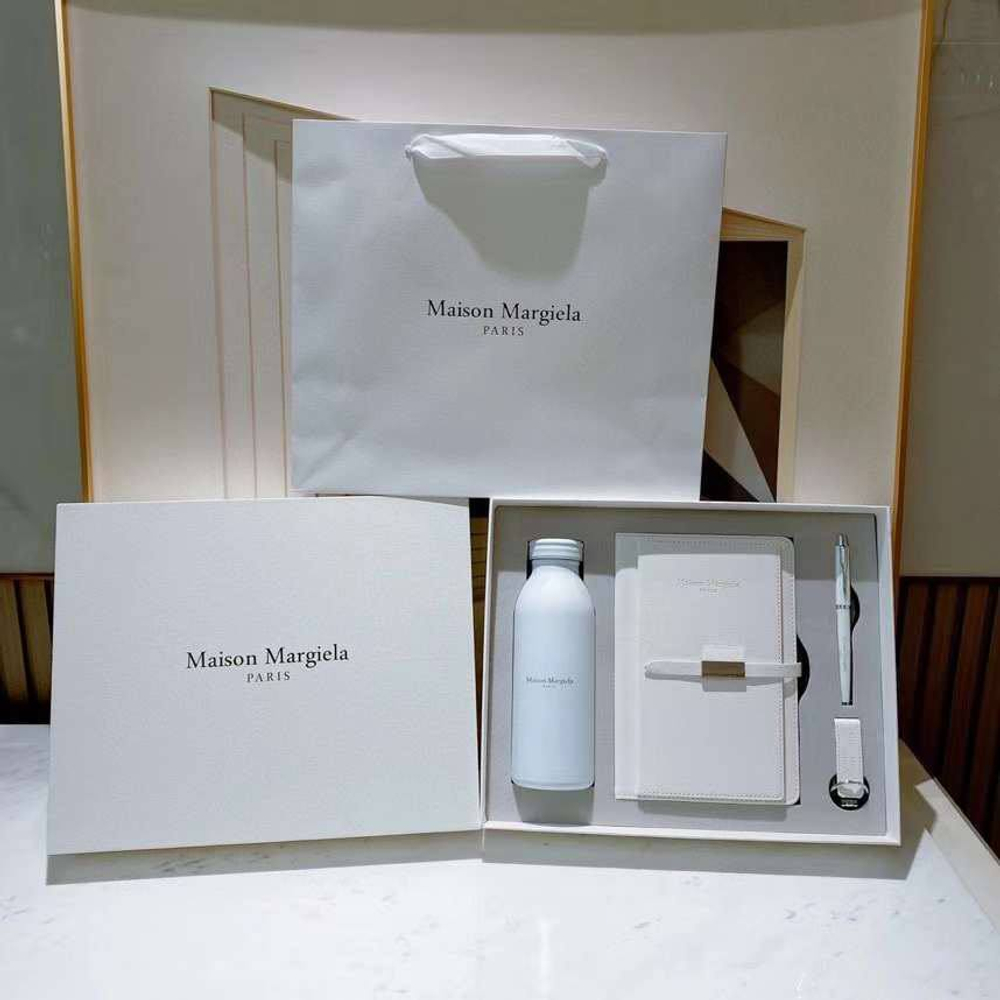 Набор Maison Margiela (блокнот + ручка + термос + брелок), арт. 468273894