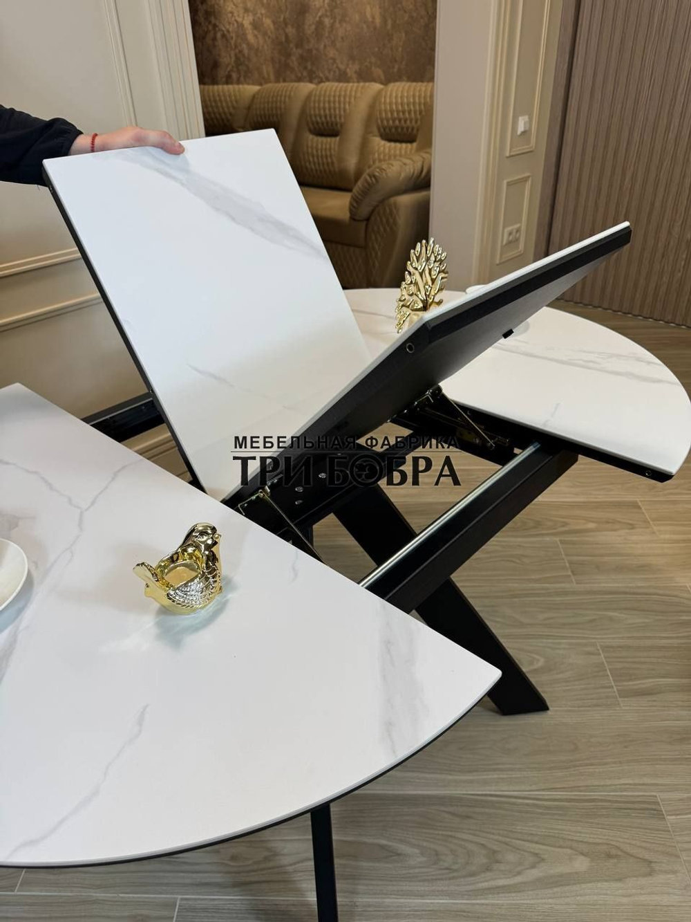 Круглый стол "Бонжур", керамогранит, белый мрамор