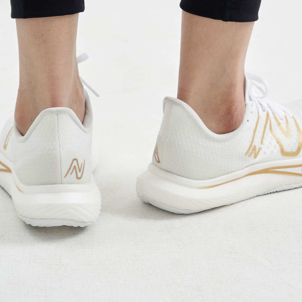 Кроссовки New Balance Nb Fuelcell Rebel V3 (Женская размерная сетка)