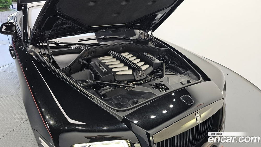 Rolls-Royce Dawn 6.6 V12 Черный Badge (06.2020)