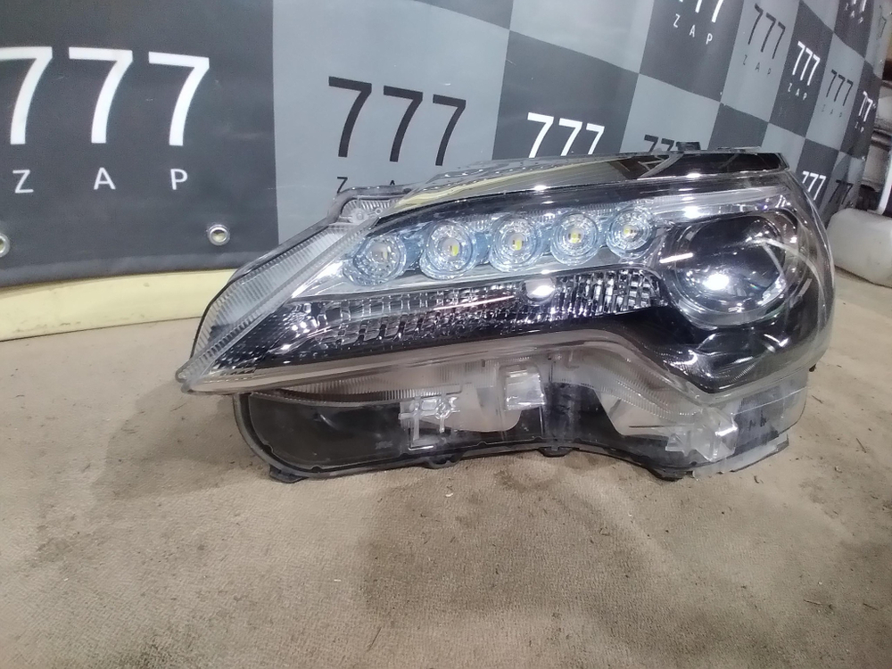 Фара левая LED Toyota Fortuner 2 15-20 Б/У Оригинал 811500KB90