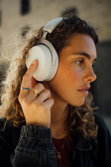 beyerdynamic AVENTHO 300 White
