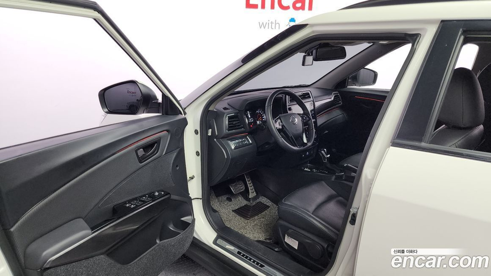 KG Mobility (Ssangyong) Very New Tivoli Бензин 1.5 2WD (09.2020)