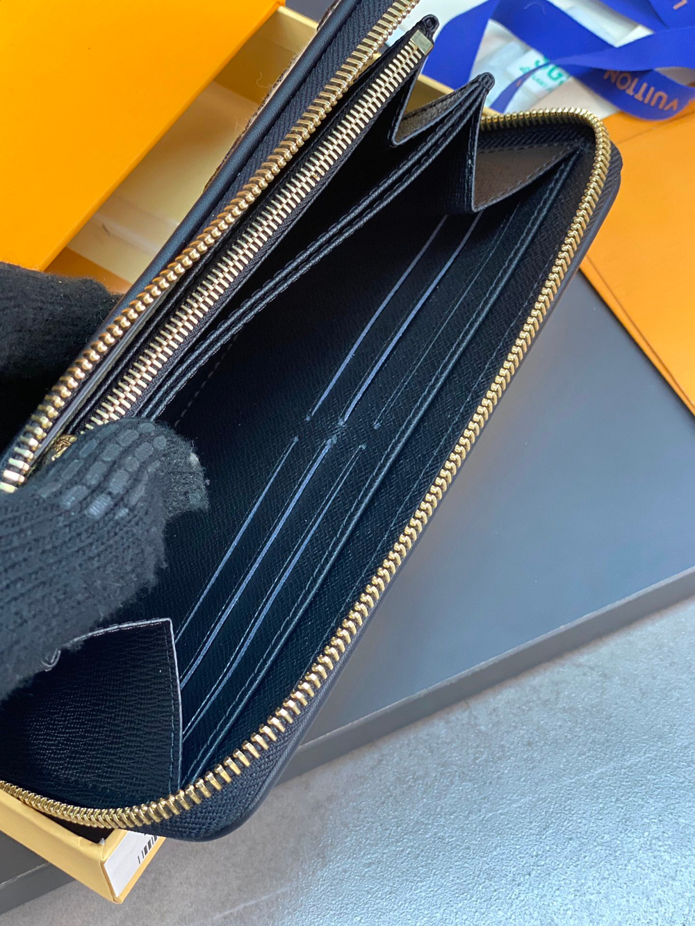 Louis Vuitton Zippy Wallet