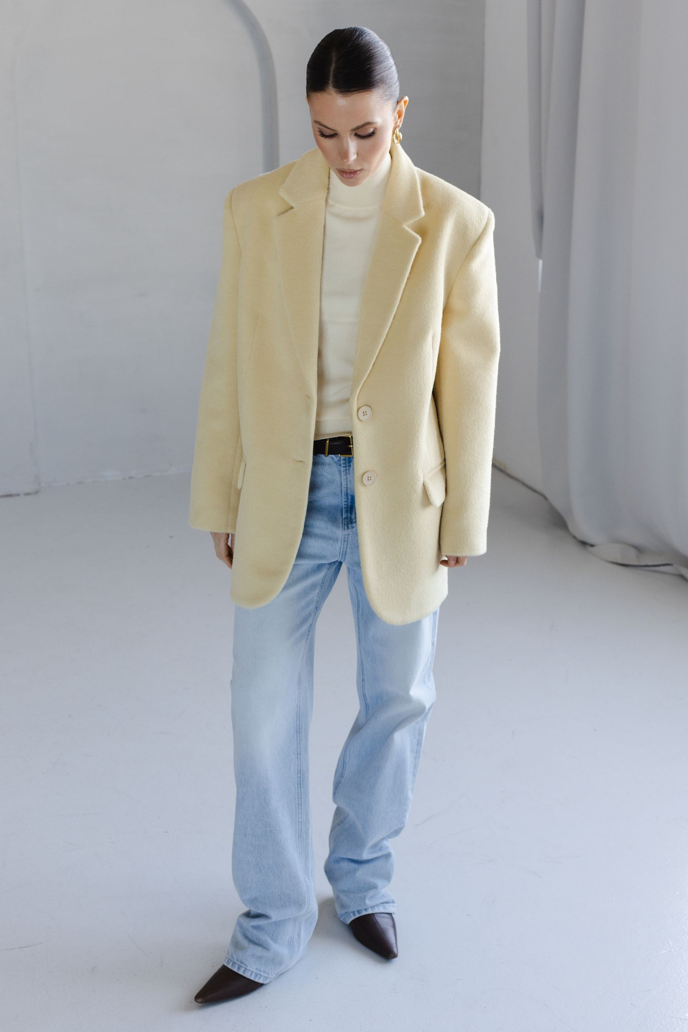 Пальто из смесовой шерсти однобортное укороченное лимонное