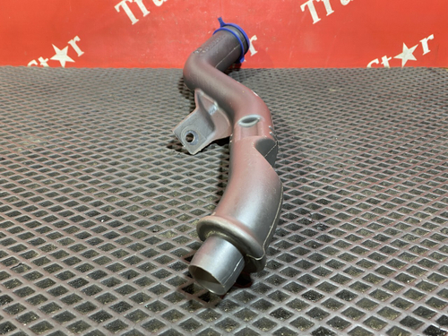 Горловина бачка омывателя