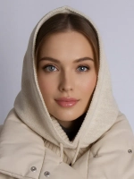 Капор женский вязаный бежевый