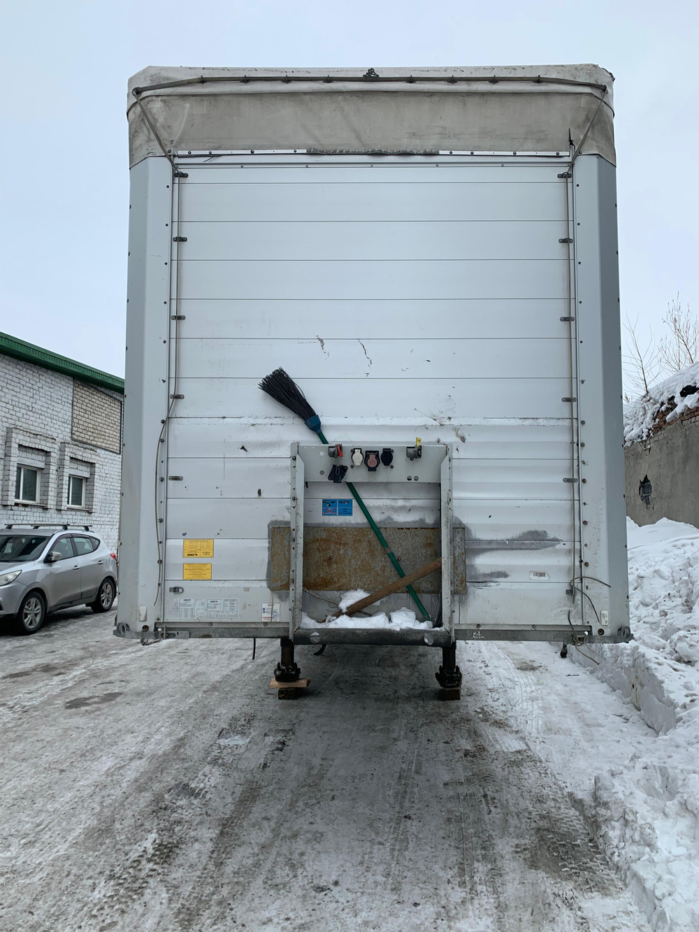 Schmitz Cargobull SCB*S3T Полуприцеп шторный SCB S3T