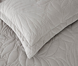 Покрывало 160х220 и наволочка 50х70 Sofi De MarkO Глория серое