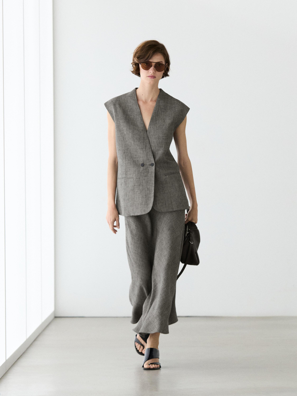 Massimo Dutti Льняная расклешенная юбка миди, черный