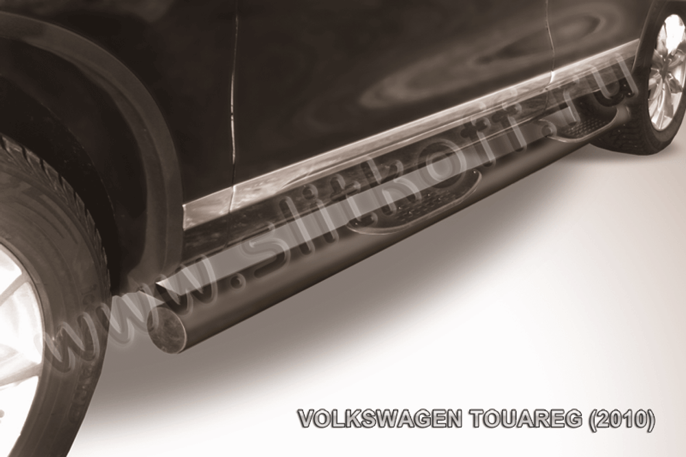 Пороги стальные Volkswagen Touareg (2010-2014) d76 с проступями (черные)