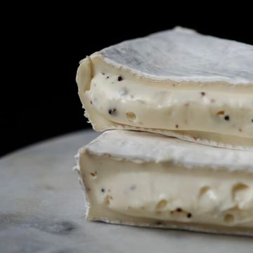 Сыр Ипатов Бри с трюфелем, 100гр