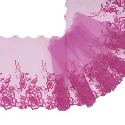 Вышивка на сетке фуксия 17 см (левая)