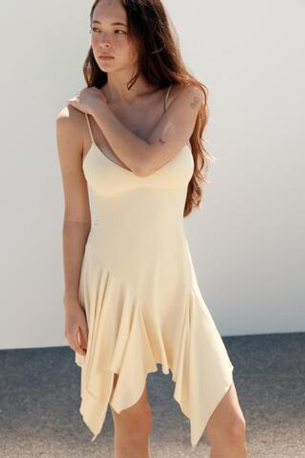 ZARA ПЛАТЬЕ АСИММЕТРИЧНОГО КРОЯ НА БРЕТЕЛЯХ, ЖЕЛТЫЙ