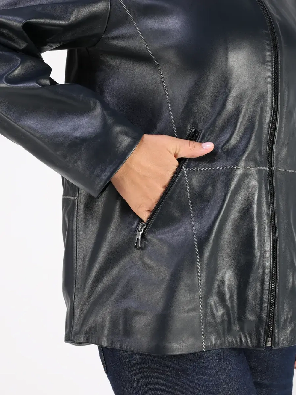 Кожаная куртка демисезонная с капюшоном оверсайз