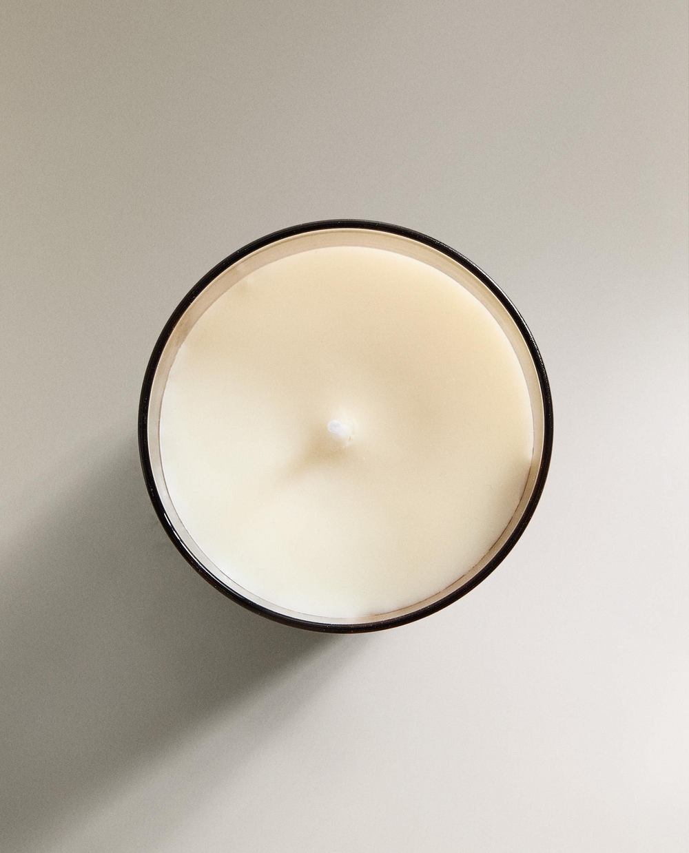 Zara Home - Ароматическая свеча valley tuberose, 250 г