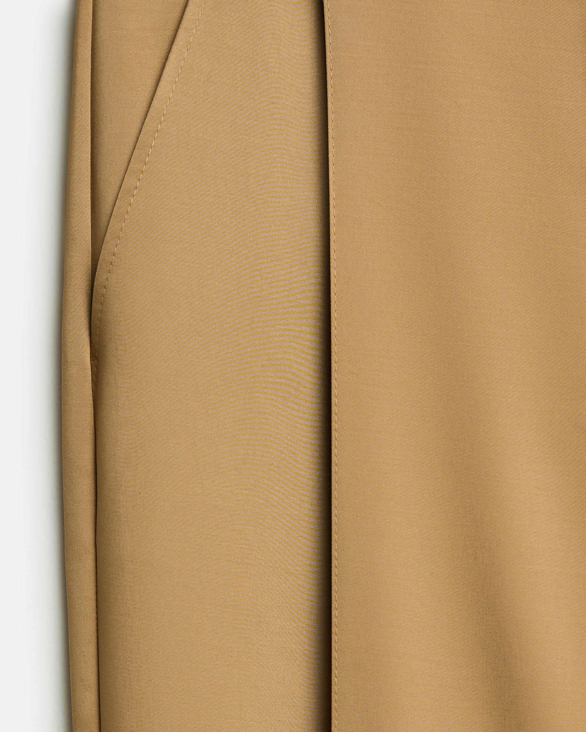 БРЮКИ С ЗАСТРОЧЕННЫМИ СТРЕЛКАМИ