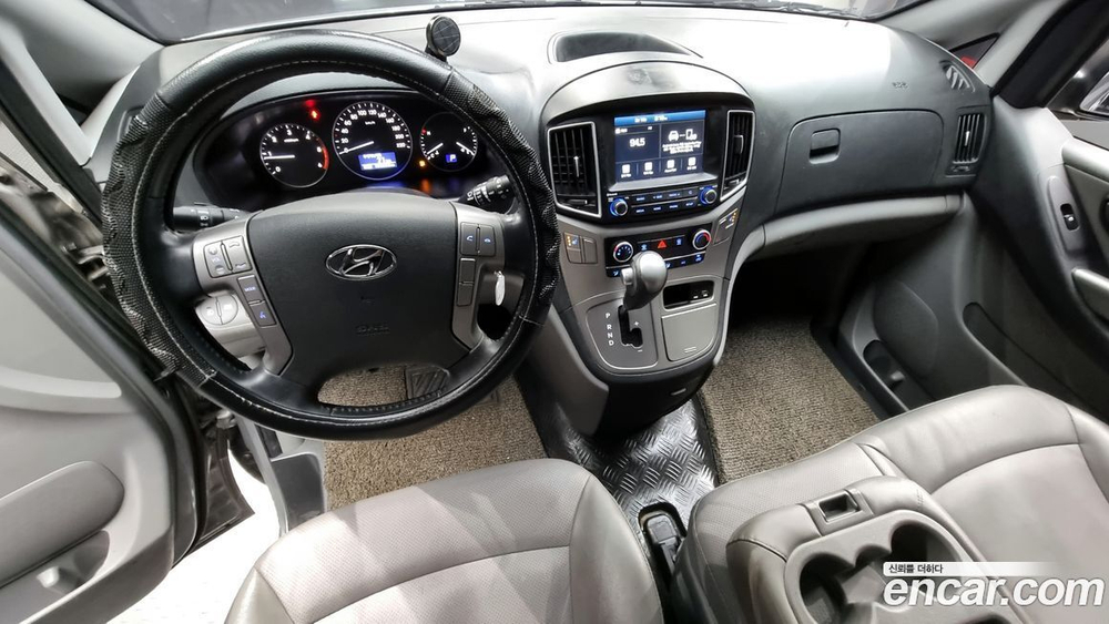 Hyundai The New Grand Starex Van 3-х местный (05.2020)