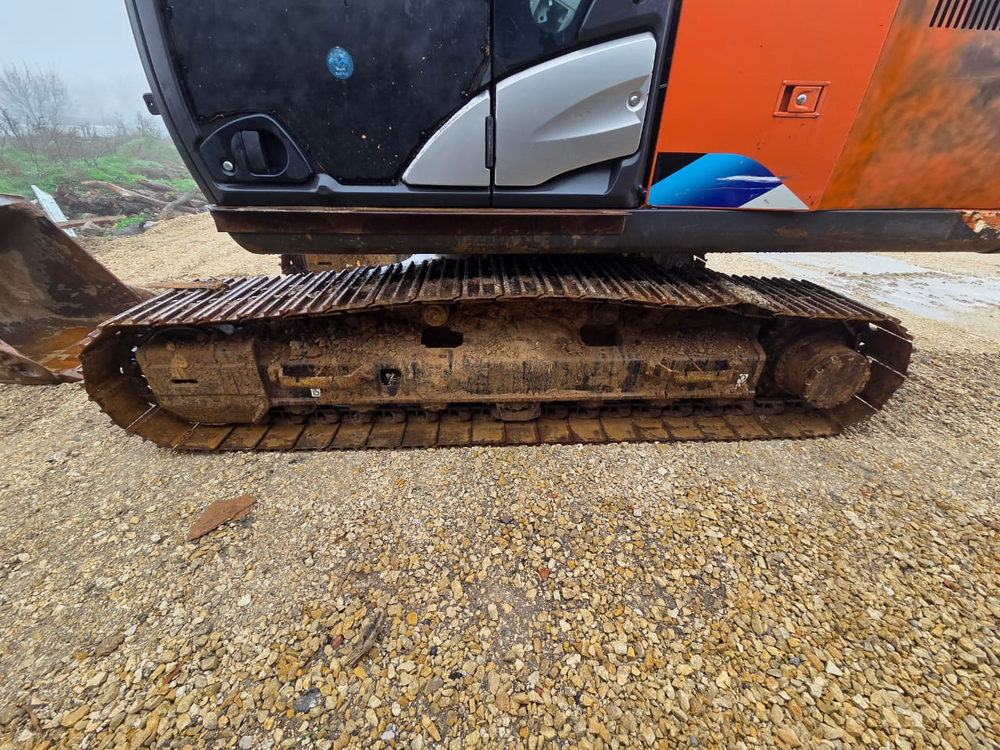 HITACHI ZX200 Экскаватор ZX200-5A (Дизельный, 5,2 л, 163 л.с., АТ)