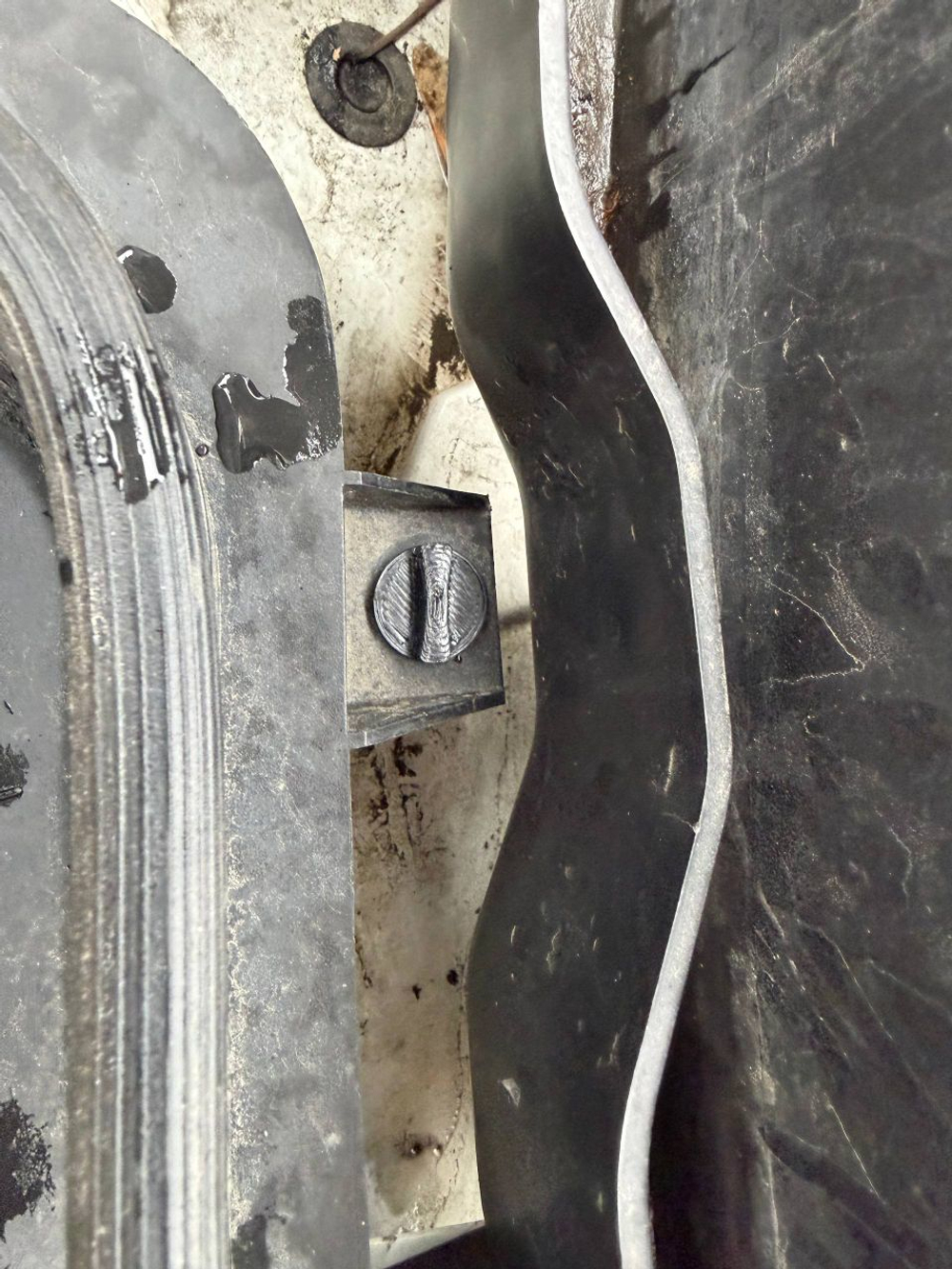 Фиксатор крышки аккумулятора Mercedes-Benz SLK 3 (R172) A1728300044