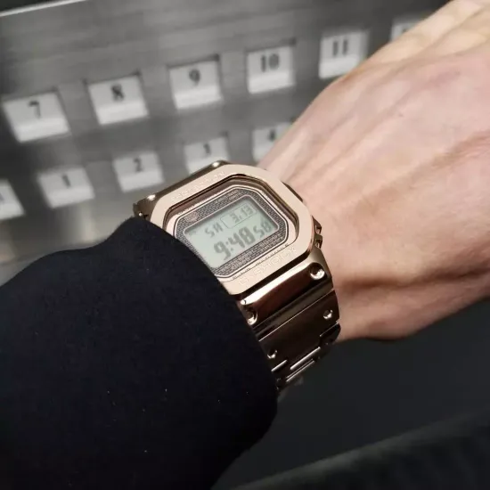 Наручные часы Casio G-Shock GMW-B5000GD-4ER