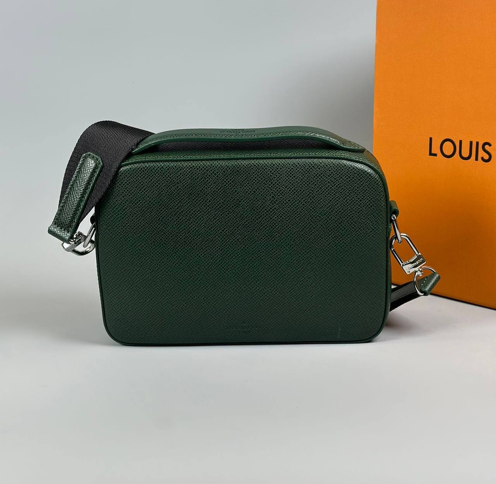Сумка-мессенджер Louis Vuitton