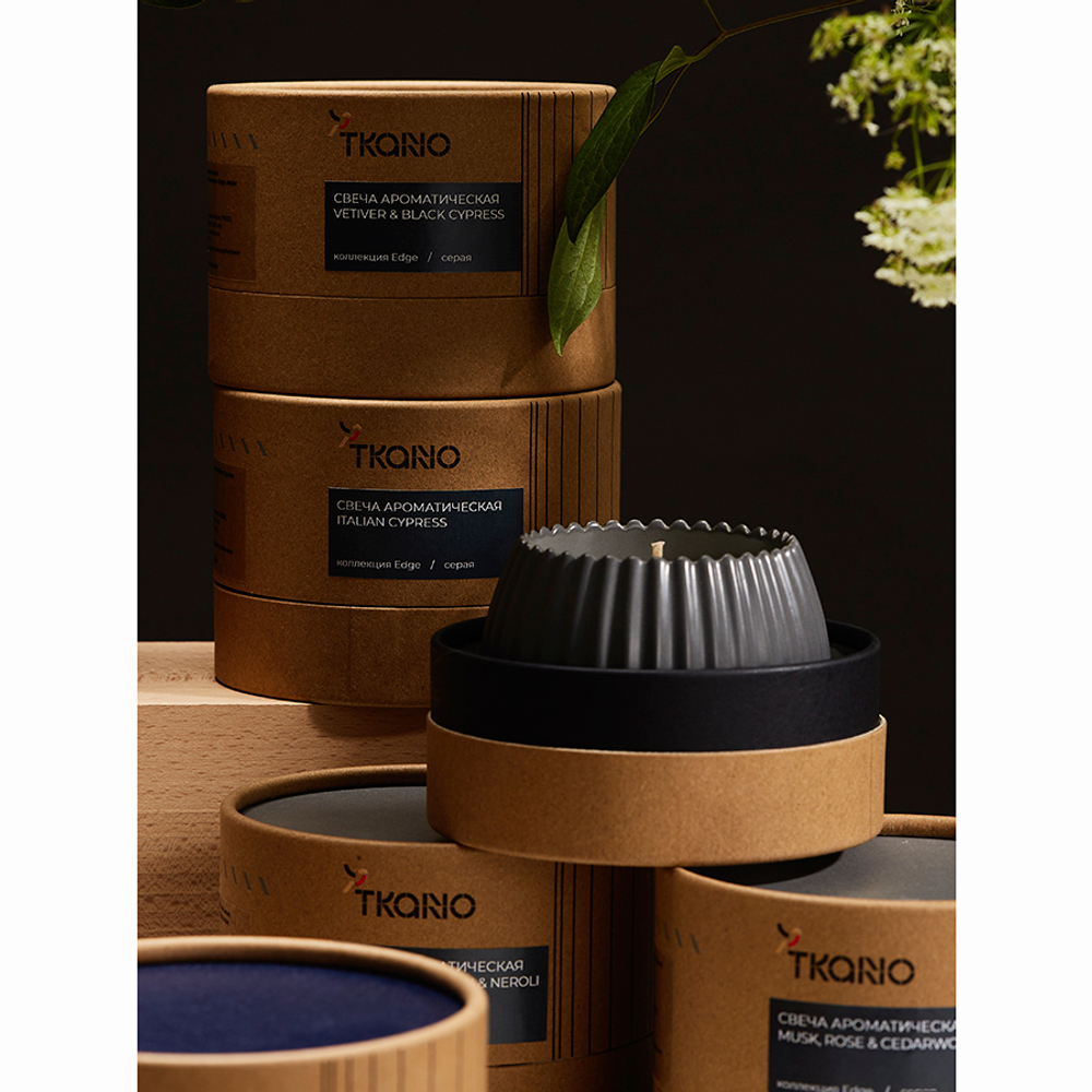 Свеча ароматическая Tkano Edge Black Ink серая 30ч
