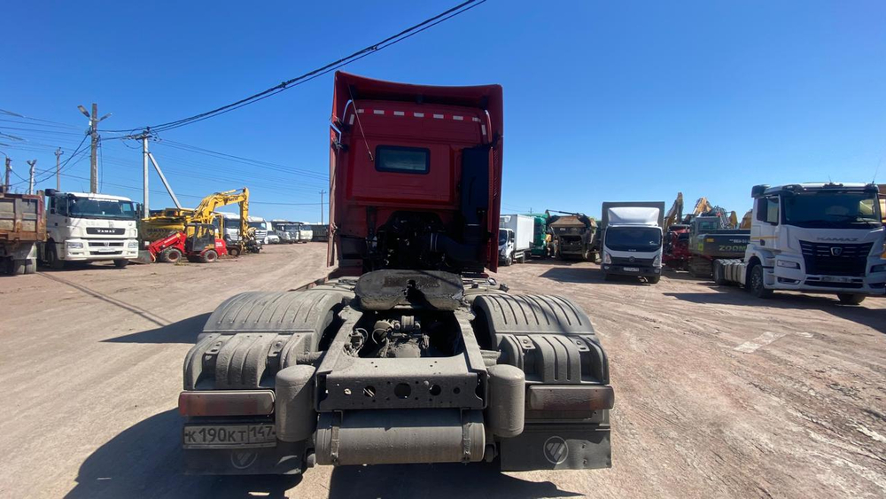 Foton AUMAN 4x2 Седельный тягач BJ4189SLFKA (Дизельный, 11,8 л, 470 л.с. АТ)