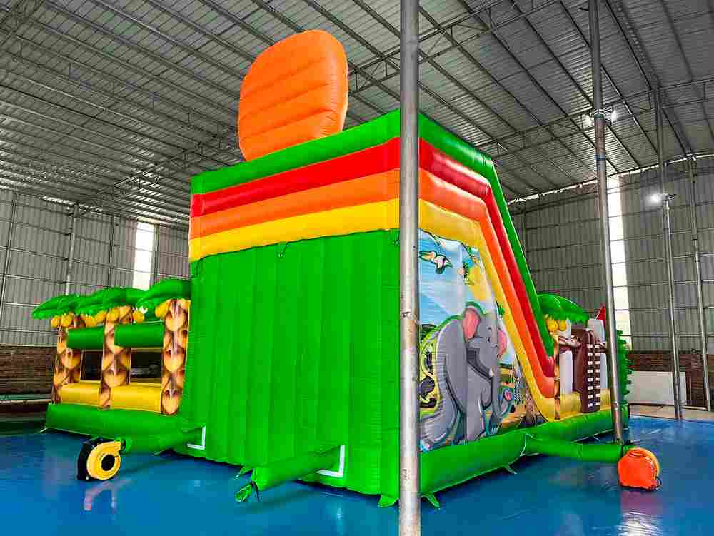 Коммерческий надувной батут «Мега Сафари», 9*9*6 м