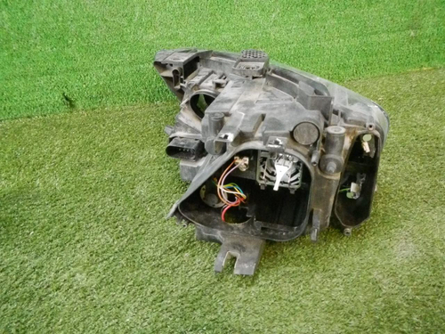 Фара правая Audi Q3 1 8U (2011-2014) ксенон