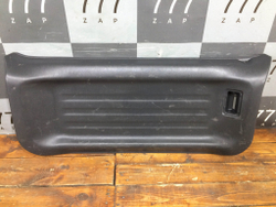 Обшивка двери багажника Suzuki Jimny 3 98-19 Б/У Оригинал 8377081A