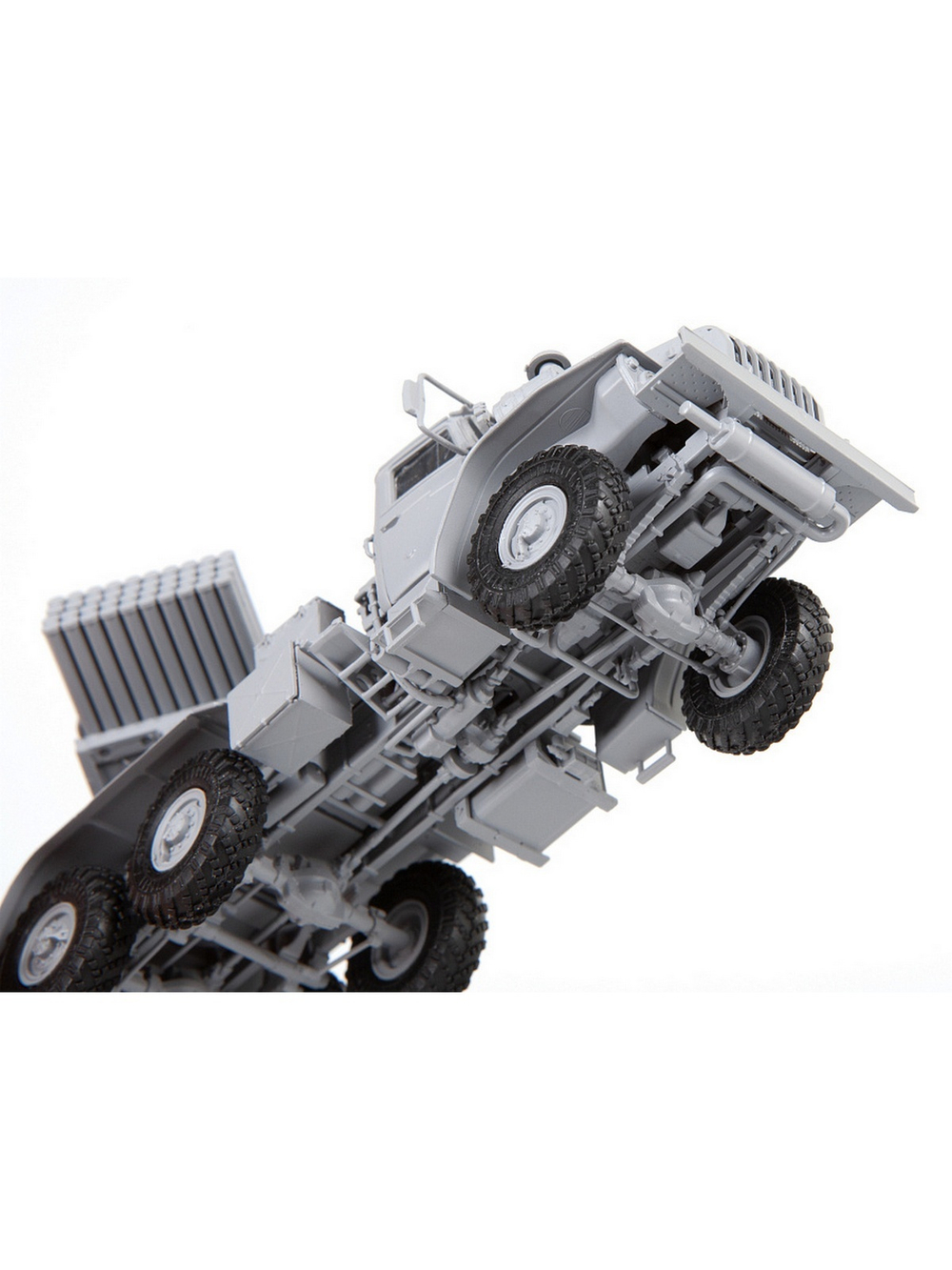 Сборная модель ZVEZDA Российская реактивная система залпового огня "Град БМ-21", 1/72