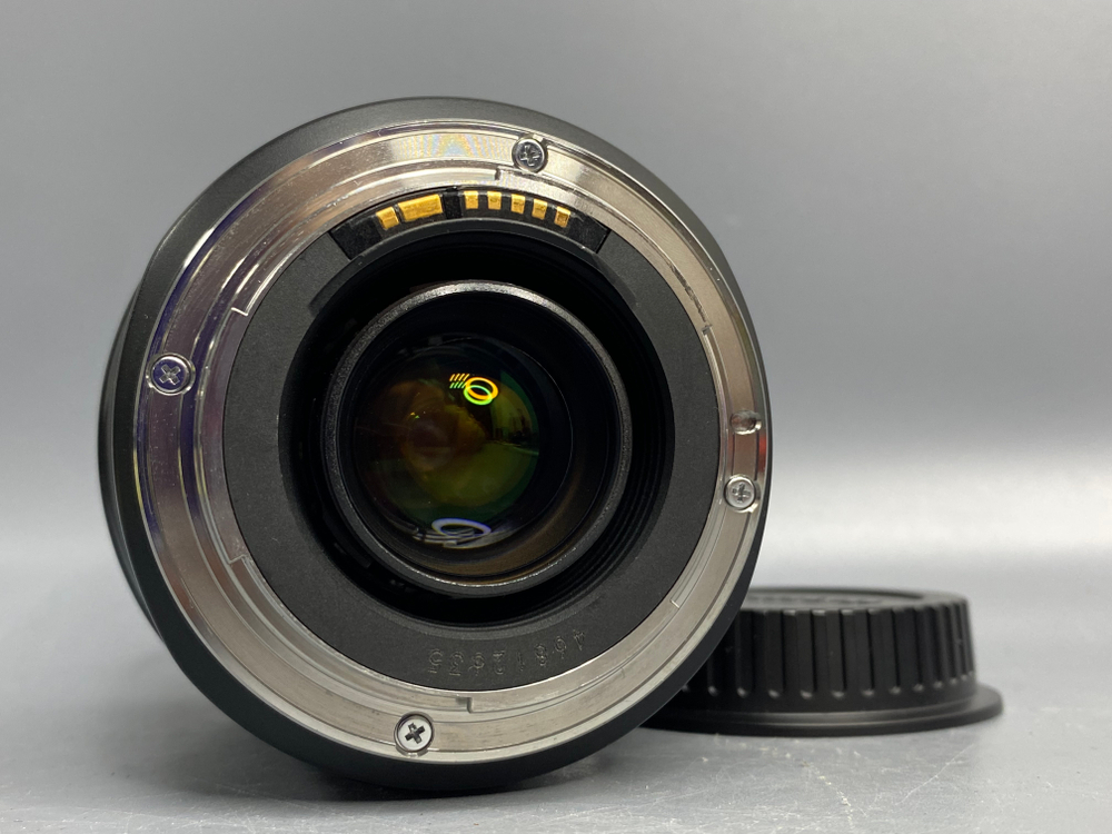 Canon EF 28-135mm 3.5-5.6 IS USM царапка на передней линзе