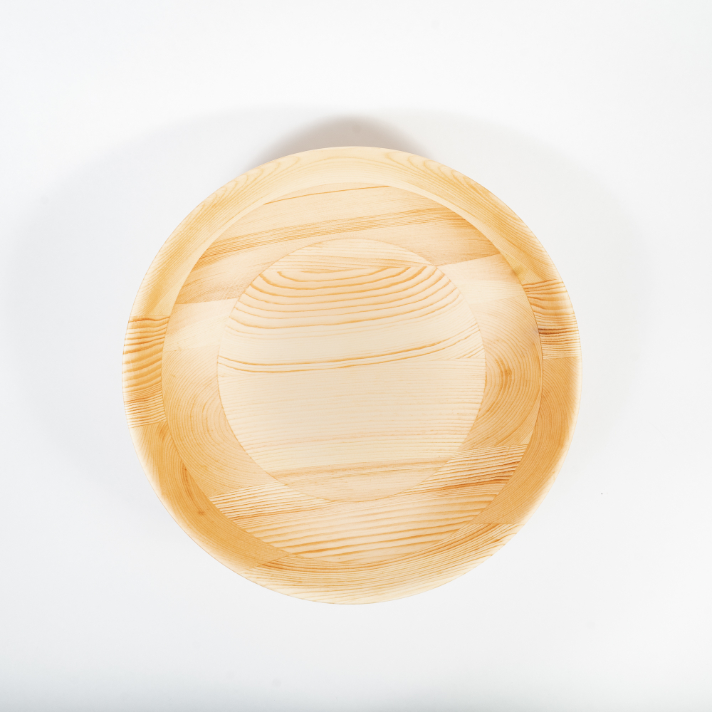 Деревянная глубокая тарелка (салатник) из древесины кедра 300 мм. T174