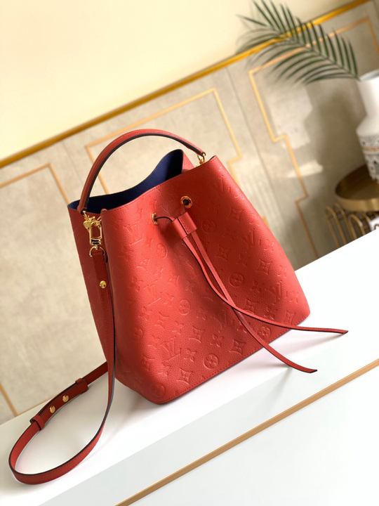 Louis Vuitton NeoNoe MM