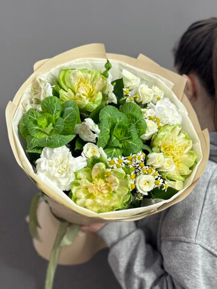 Авторский букет с брассикой (декоративной капустой)