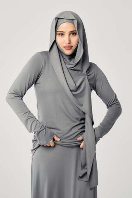 Лонгслив с капюшоном серый