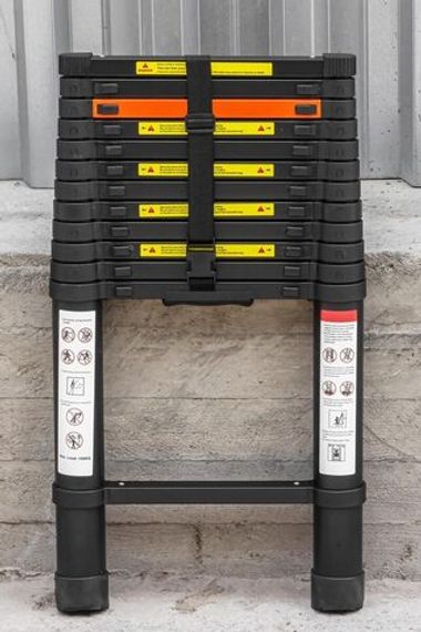 Лестница телескопическая алюминиевая односекционная (5.0м,13ступенек, max нагрузка 150кг, вес 13.4кг) RockForce##Rock FORCE RF-UP500