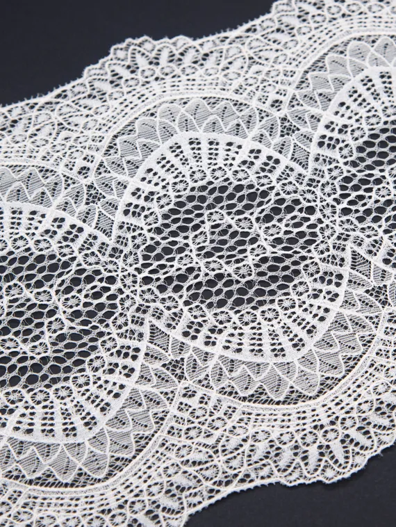 264 Кружево эластичное 18 см, Италия, шампань