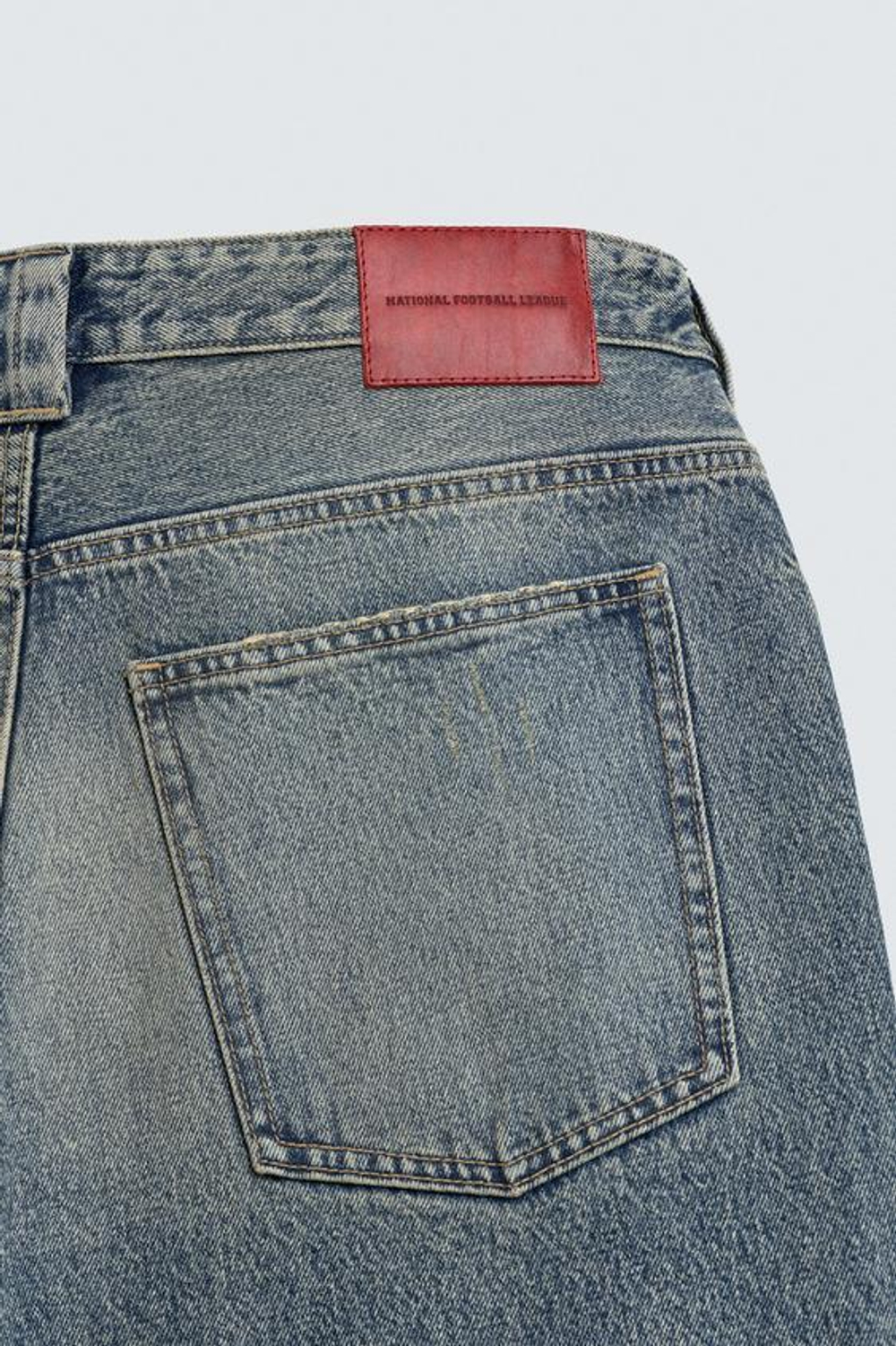 ZARA ДЖИНСЫ RELAXED FIT С ВЫШИВКОЙ NFL MIAMI DOLPHINS, ВЫЦВЕТШИЙ СИНИЙ