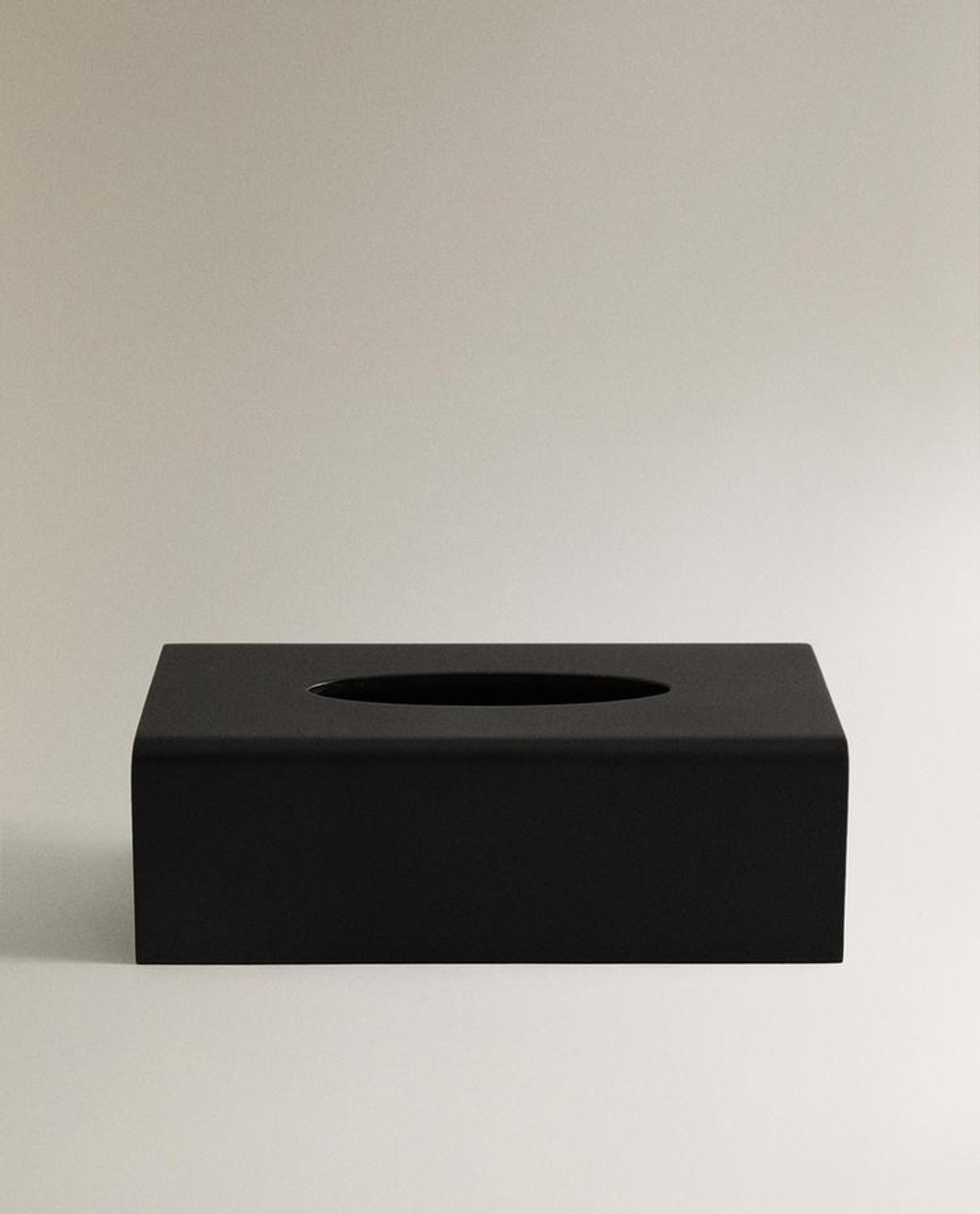 ZARA HOME КОРОБКА ДЛЯ САЛФЕТОК ИЗ СМОЛЫ, ЧЕРНЫЙ