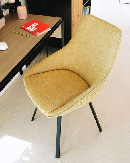 Крутящийся стул Haston горчичный | La Forma | Испания | Купить в Hallberg.ru