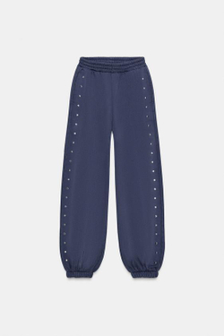 ZARA ДЖОГГЕРЫ ИЗ ТКАНИ С ЭФФЕКТОМ ПОТЕРТОСТИ С ЗАКЛЕПКАМИ, СИНИЙ