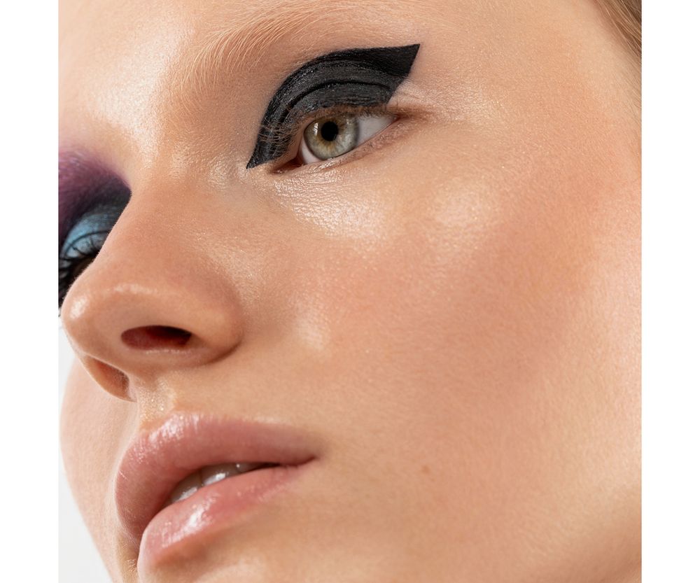 Тональная основа увлажняющая Influence Skinnovation Hydra - 02 light